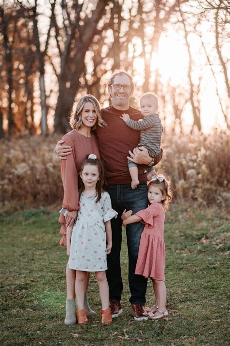 Fall Family Photo Shoot Ideas