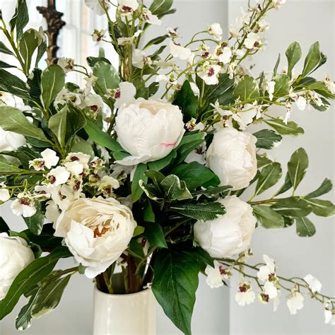 Artificial & Silk Flower Arrangements in Vases