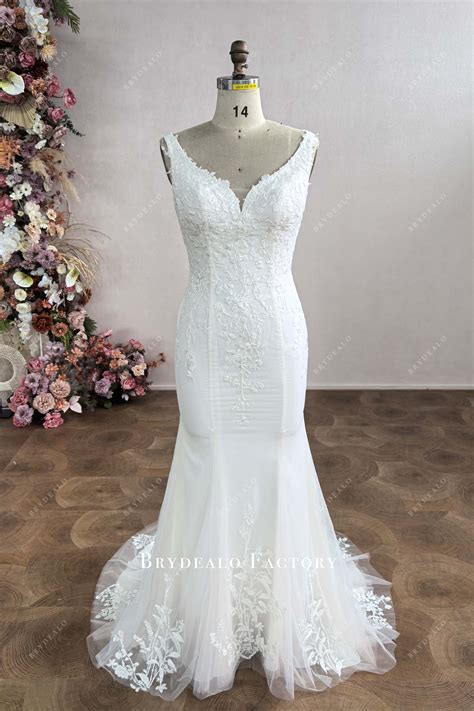 Tailored Lace Plunging Neck Mermaid Wedding Dress