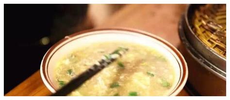 河南商丘的一种美食奇葩的汤，叫做饣它(sha)汤它到底是啥汤？|河南商丘|骨汤|胡辣汤_新浪网