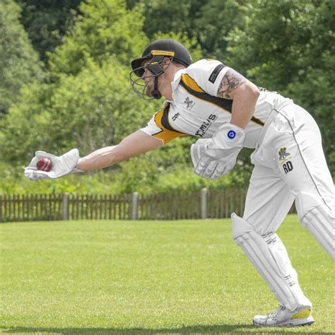 FORTRESS Wicket Keeper Gloves | Net World Sports