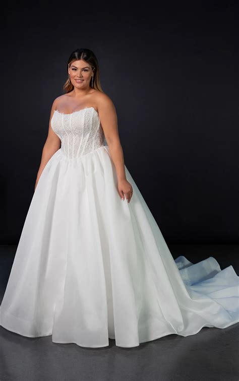 Modern Plus Size Ballgown Wedding Dress with Embroidery