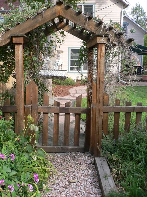Perk Up Your Garden With These Handy Tips. | Garden archway, Garden ...