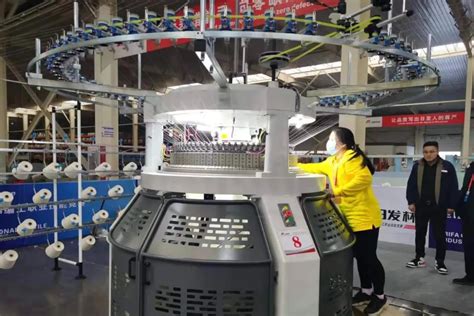 纺织品制造圆形针织面料纺织厂在纺纱生产线和旋转机械设备生产公司服装行业高清图片下载-正版图片506382035-摄图网
