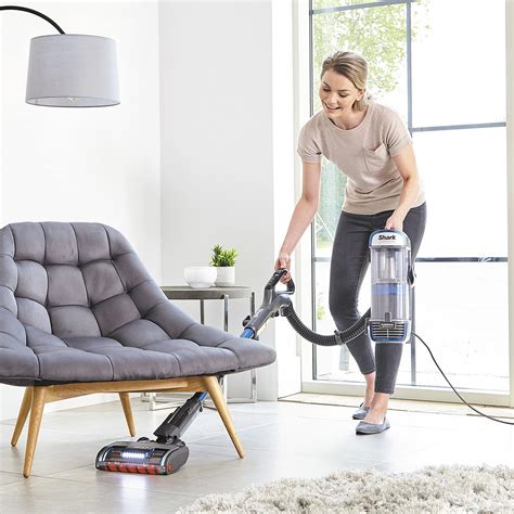 Shark Upright Vacuum Cleaner [NZ850UKT] with Powered Lift-Away, Anti ...