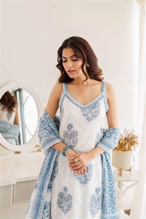 White Block Printed Cotton Cut sleeves kurti pant and dupatta Set – Eraya