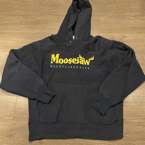 Vintage Y2K Streetwear Moose jaw Mountaineering... | Depop