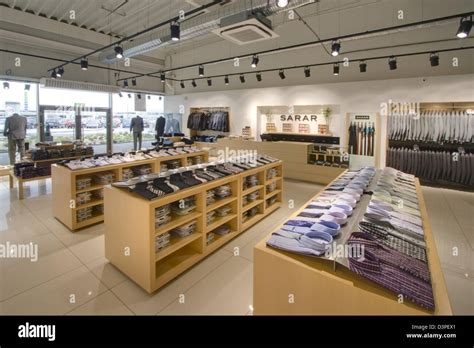 Shop Interior 的图像结果