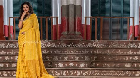 Why Linen Sarees Are the Ideal Choice for Comfort and Elegance – angoshobha
