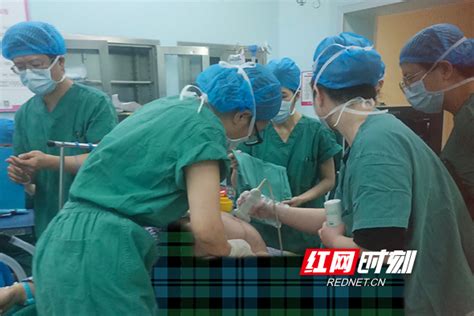 湖南省妇幼保健院专家成功为孕妇实施臀位外倒转术_新闻关注_健康频道
