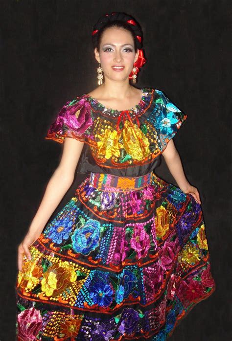 Pin by Teresa Ocampo on ...In the Closet | Chiapas dress, Traditional ...