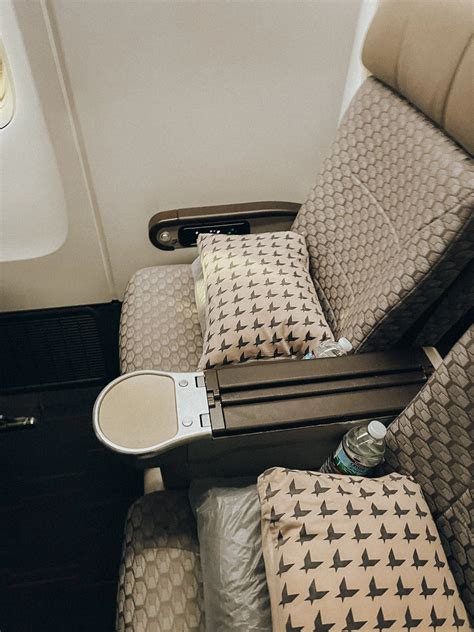 REVIEW: Is China Airlines Premium Economy Worth the Upgrade? ⋮ EVERLASTYING