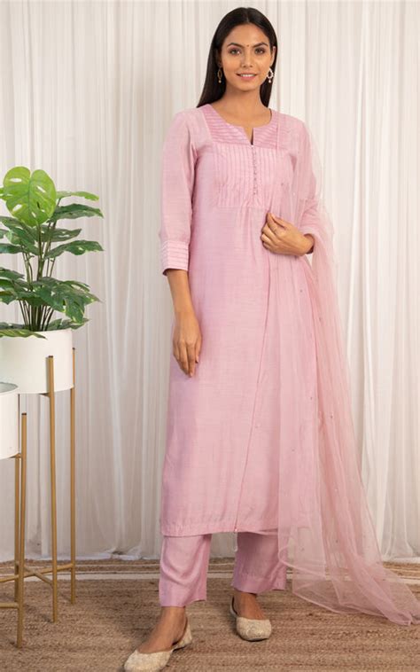 Jasmin Bhasin Amaranth Pink Kurta Set with Mukaish-work Dupatta