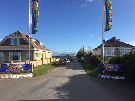 PONTINS SAND BAY HOLIDAY PARK (Kewstoke) - Campground Reviews & Photos ...