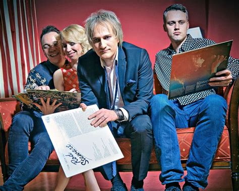 "Mr. Rod - The No. 1 Rod Stewart Show" "... unplugged & seated ...