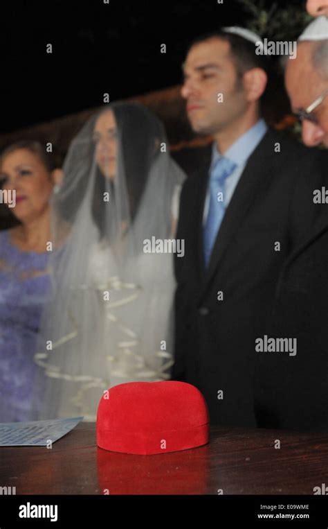 Jewish Bride and Groom 的图像结果