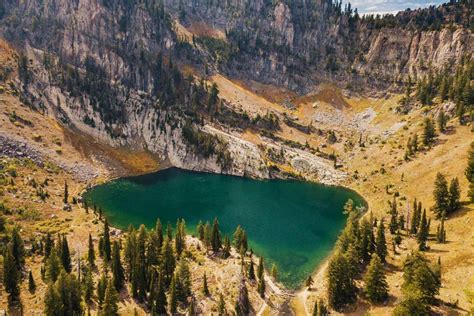 Mysteries Of Idaho's Alpine Lake | TouristSecrets