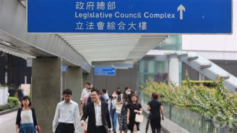 香港500多名非公务员合约雇员拒宣誓，已全部离职 - 港澳特区 - 倍可亲