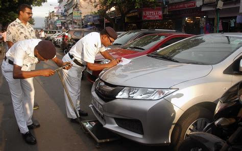 Govt wants you to sell your old car and this may not be that good a news