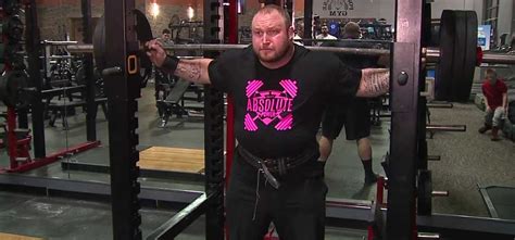 This Superhero Powerlifter Saved The Life Of A Man Trapped Under A Car