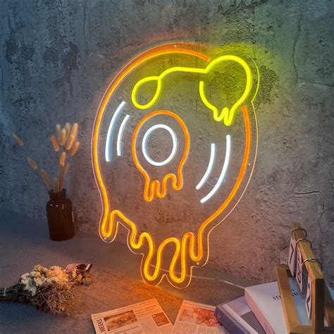 Music Store Sign 的图像结果