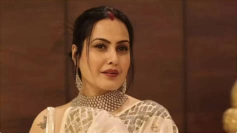 Kamya Punjabi slams traffic management; Says, 'Ahmedabad-Mumbai highway ...