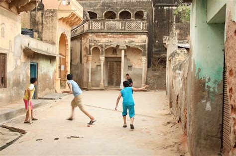 The official rulebook of Galli cricket