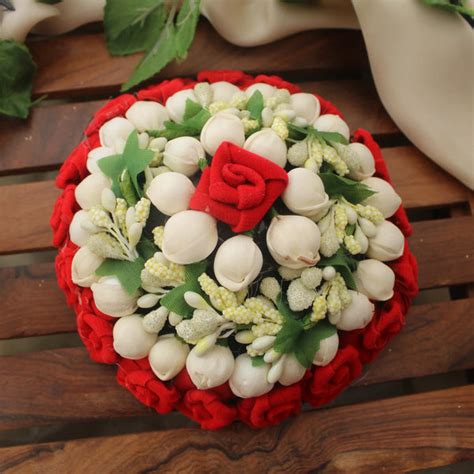 Red & White Rose Hair Veni - Floral Bun Accessory – Sparkle and Glow