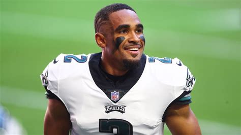 Eagles' Jalen Hurts surprises 7-year-old, family with $30K check for ...