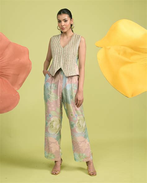 Rishi & Vibhuti | Luxury Pret & Occasions Wear Designer – Rishi and Vibhuti