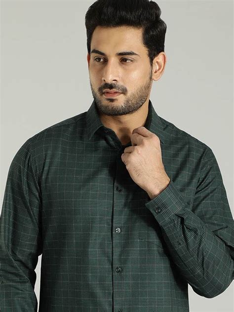 Buy Men Checked Full Sleeve Cotton Shirt Online | Indian Terrain