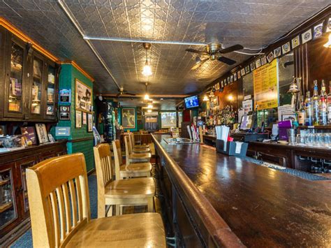 13 Oldest Bars in New York City to Travel Back in Time