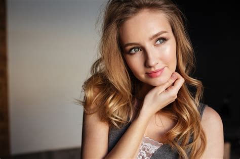 Beautiful beautiful woman Images - Free Download on Freepik