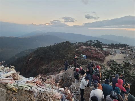 Sandakphu Trekking Guide: Best Time for Snowfall, Weather and Adventure ...