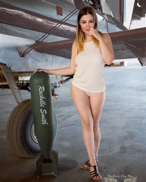 Pin by Manuel Mejia on aircraft and planes | Fashion, Lovely legs ...