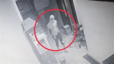 Armed burglars targeting apartments in Bhubaneswar, CCTV captures ...