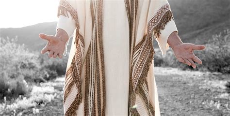 What Clothes Did Jesus Wear? Unraveling the Mystery