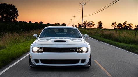 White Dodge Challenger Wallpapers - Top Free White Dodge Challenger Backgrounds - WallpaperAccess