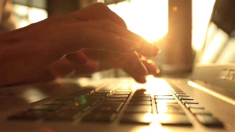 Computer Typing 的图像结果