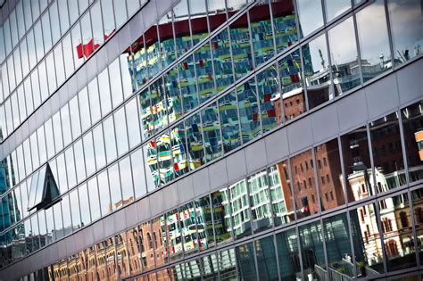 City Building Exterior 的图像结果