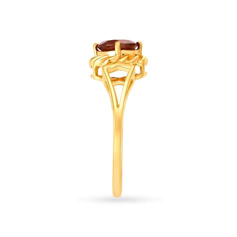 Captivating 18 Karat Gold And Quartz Finger Ring