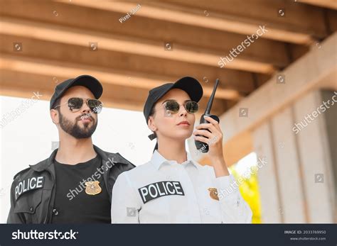 Police 的图像结果