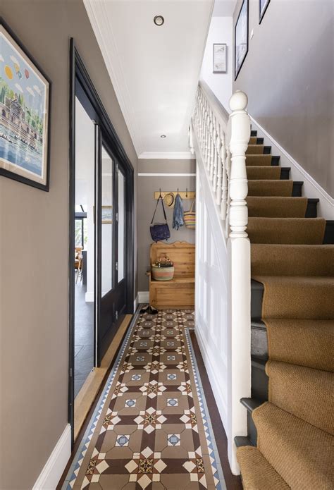 Stair carpet ideas for a welcoming and stylish stairway | Homebuilding