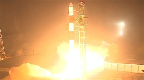 Video: Moment Isro's PSLV-C60 launched with SpaDeX satellites to space ...