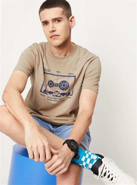 Buy Men Graphic Printed Slim Fit T-shirt Online at just Rs. 249.0 ...