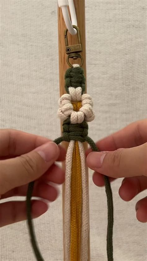 Handmade Keychains 的图像结果