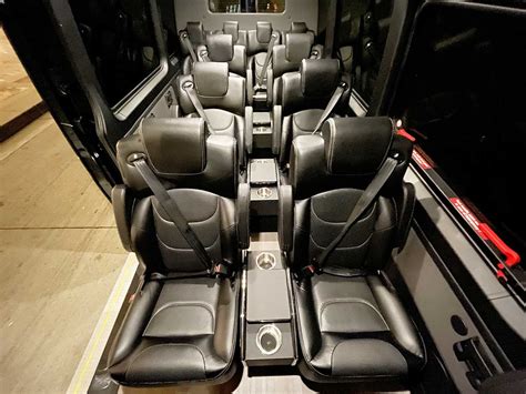 12 Passenger Vans for Rent 的图像结果