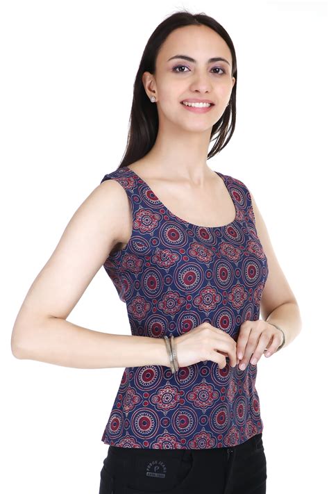 Ajrakh crop top – chhajja art