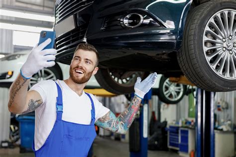 How Much Do Mechanics At Dealerships Make