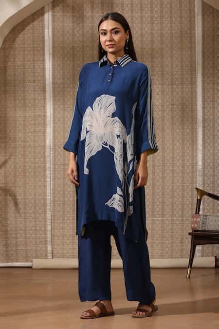Buy Blue Crepe Collared Lily Bloom Print Kurta With Pant For Women by ...